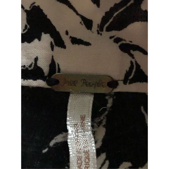 Free People Boho Shorts Size 4 Floral Print Side Zip Pockets Flowy - Picture 10 of 11